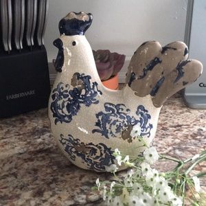 Shabby chic rooster/ no chips/cracks